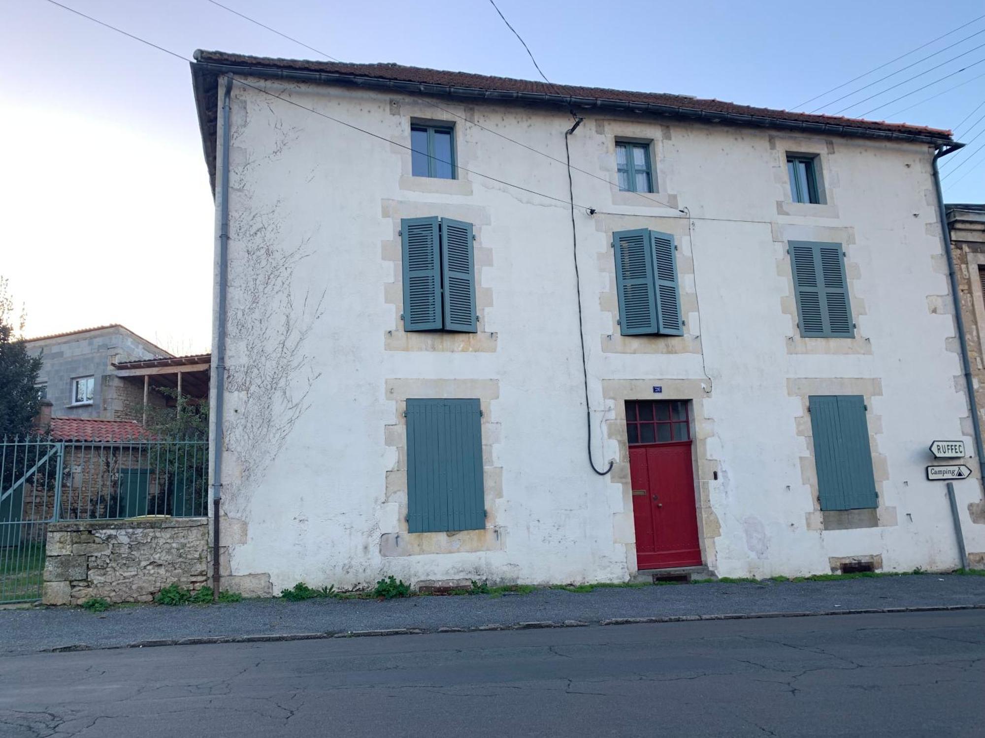 Townhouse 26 Chambres D'Hotes Civray Hotel Exterior foto